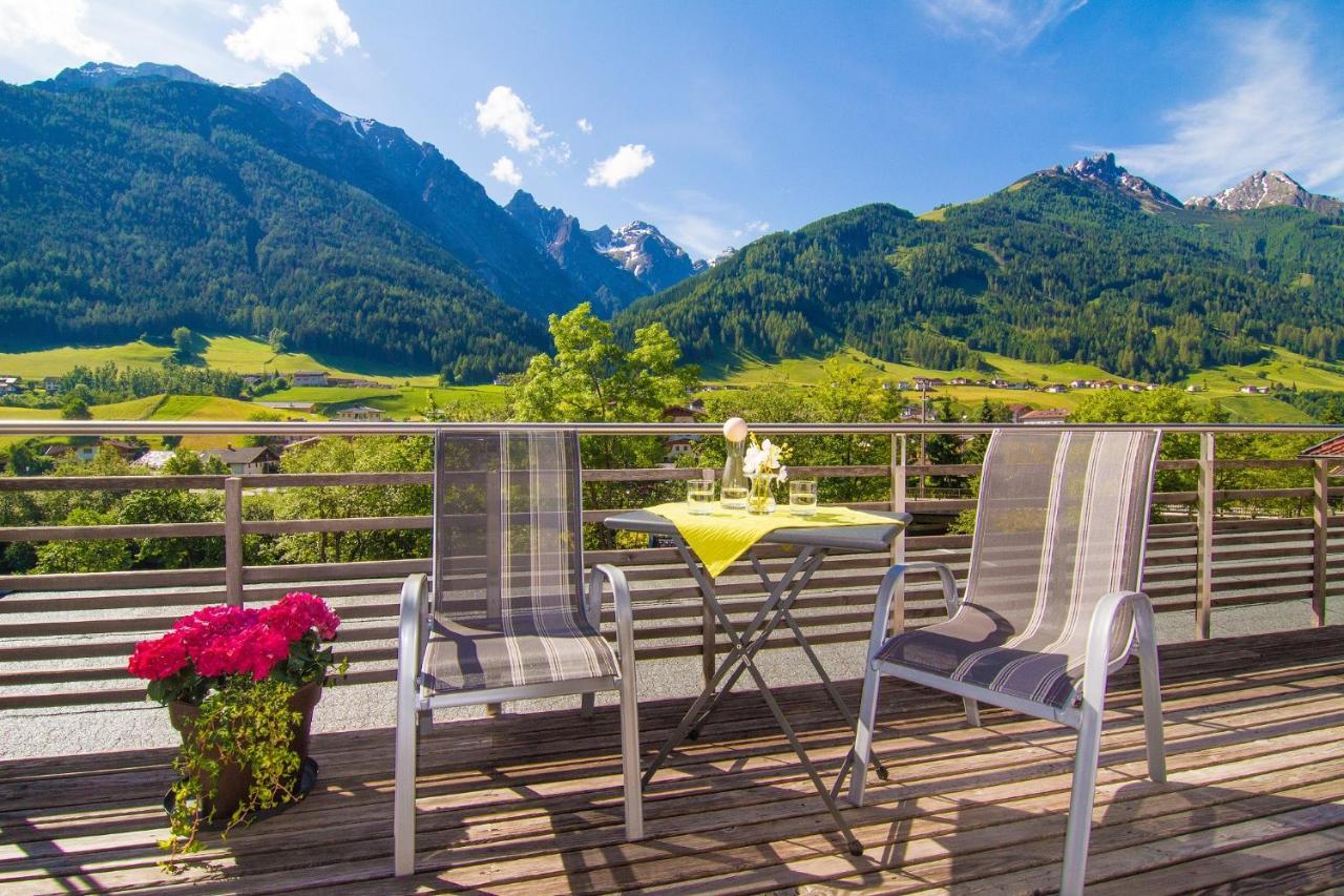 Pension Tina Neustift im Stubaital Luaran gambar