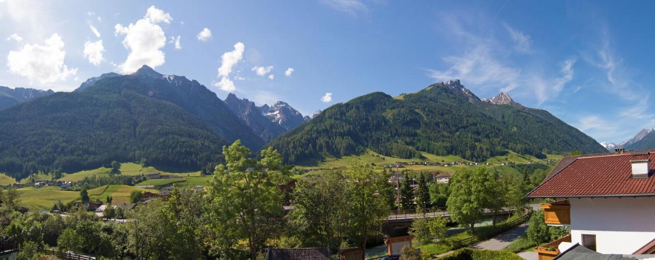 Pension Tina Neustift im Stubaital Luaran gambar