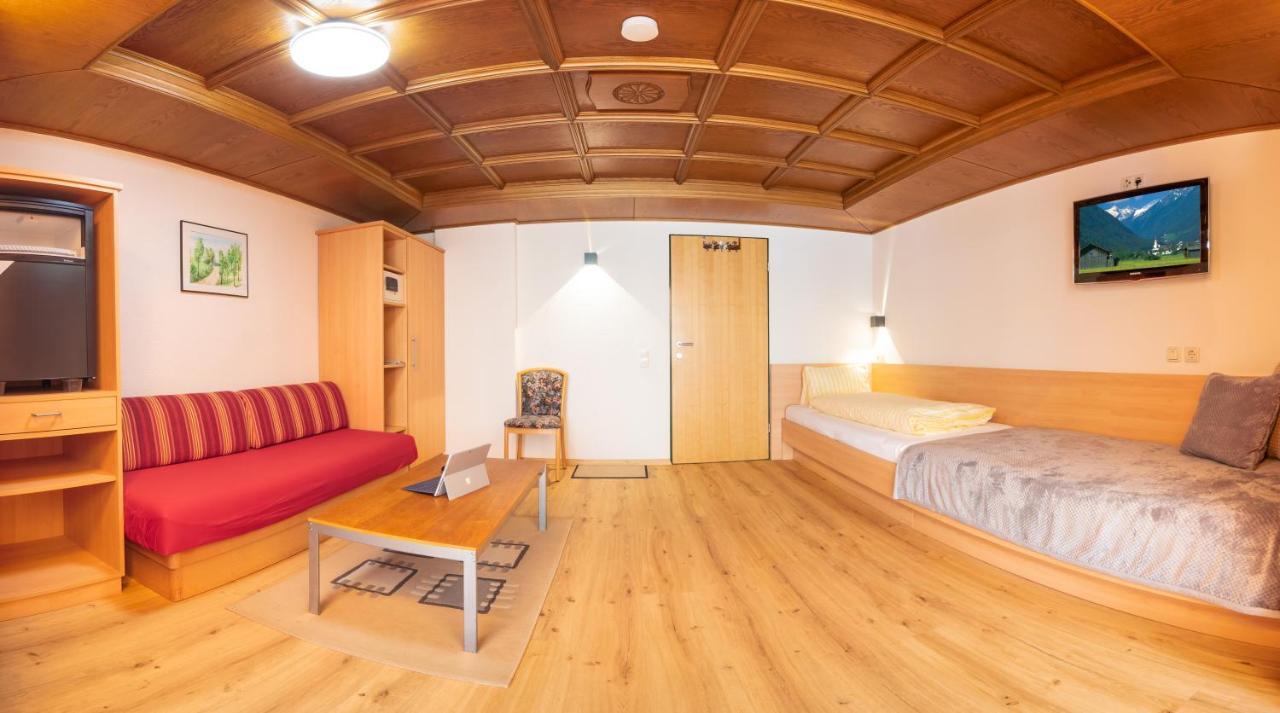 Pension Tina Neustift im Stubaital Luaran gambar