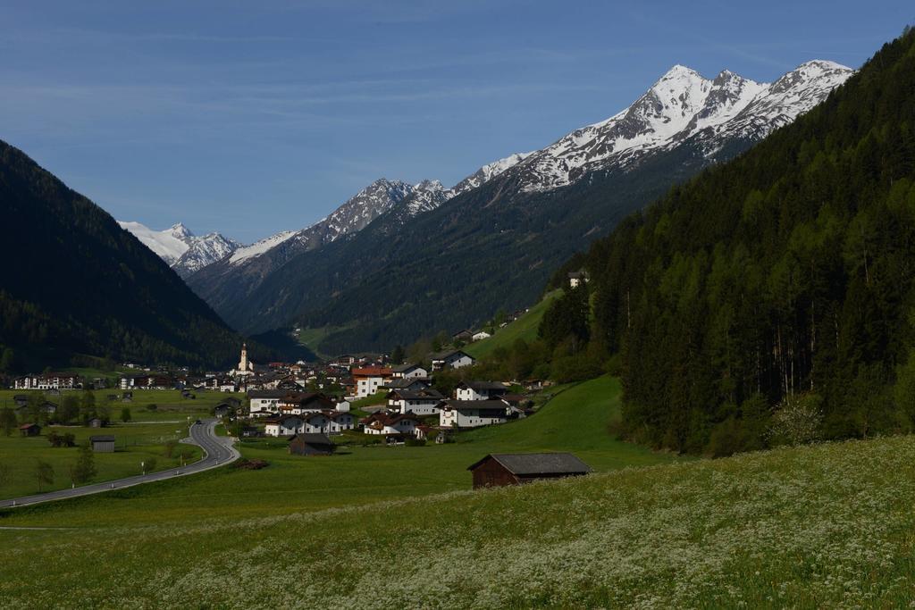 Pension Tina Neustift im Stubaital Luaran gambar