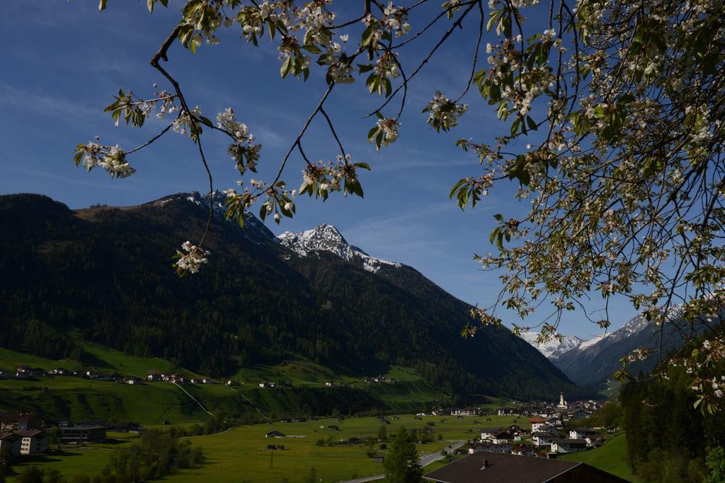 Pension Tina Neustift im Stubaital Luaran gambar