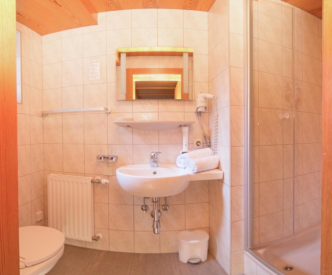 Pension Tina Neustift im Stubaital Luaran gambar