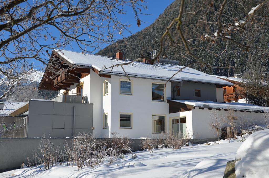 Pension Tina Neustift im Stubaital Luaran gambar