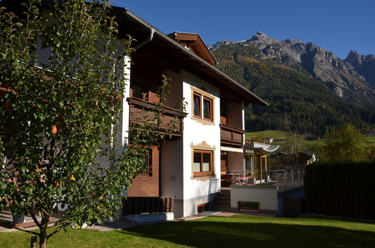 Pension Tina Neustift im Stubaital Luaran gambar